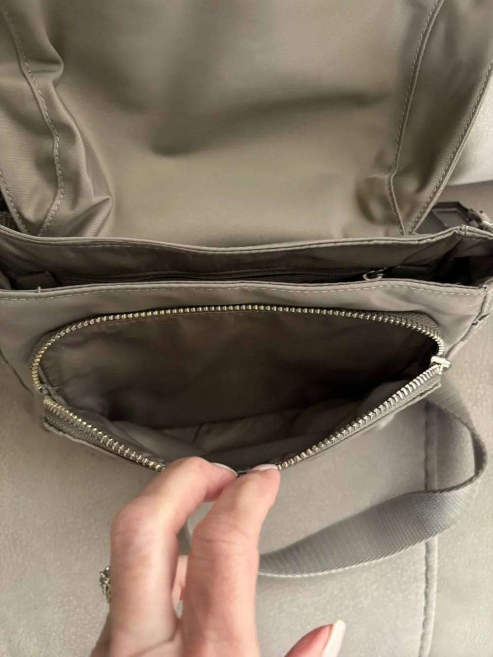 TORY BURCH VIRGINIA SMALL MESSENGER - Picture 4 of 9